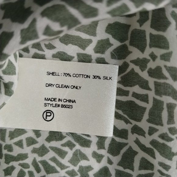 DONATED Sleeveless Button Down Blouse Size S - Picture 8 of 9